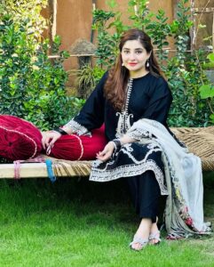 Gul Panra Biography